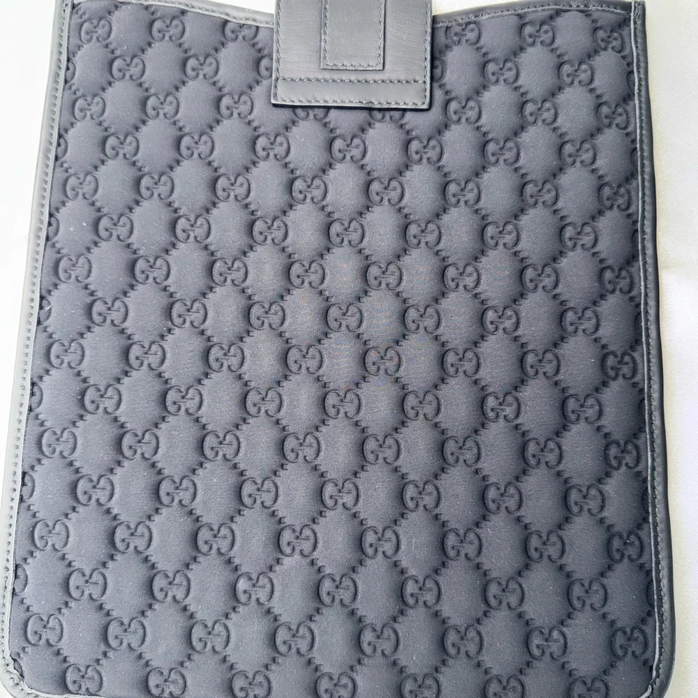 Authentic Gucci GG Tablet iPad Sleeve - Black Quilted Fabric Excellent Condition